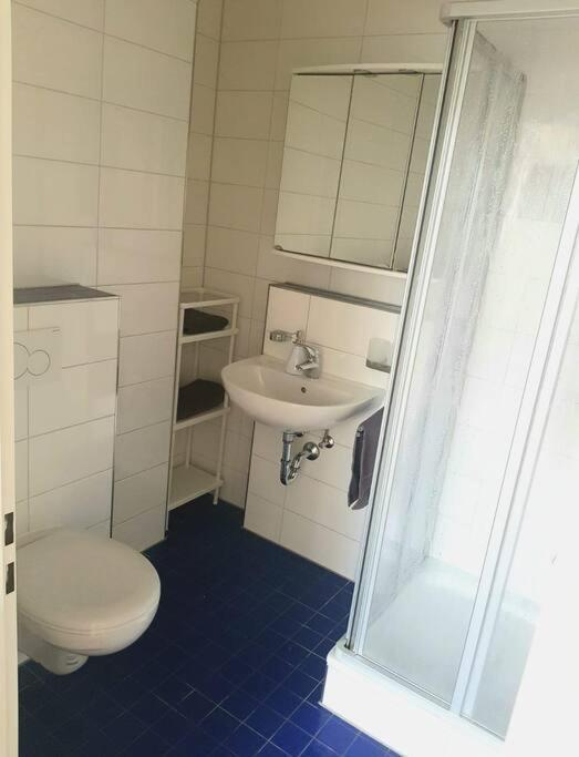 Helles Apartment Neutraubling Eksteriør billede